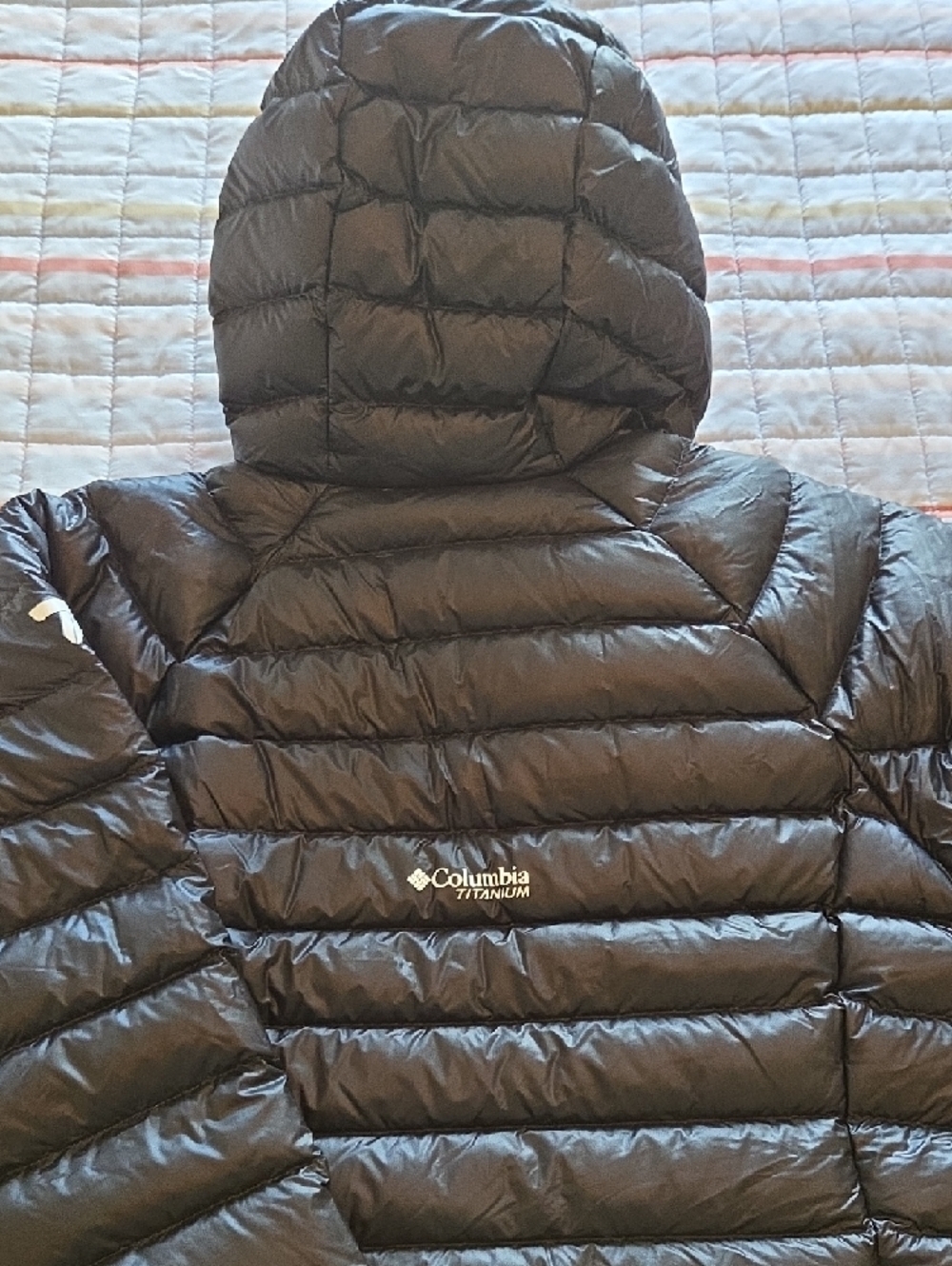 Columbia Arctic Crest Down Hooded Jacket - Picture 7 of 7